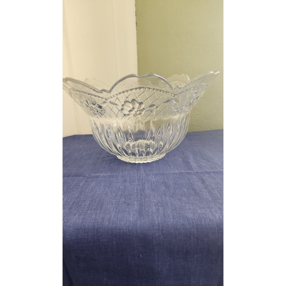 Mikasa Studio Nova Serving Bowl Crystal Floral